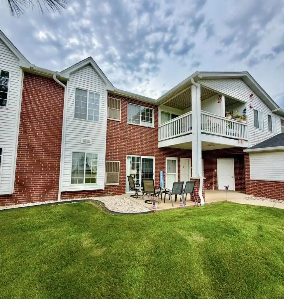 8201-lexington-pl-7-pleasant-prairie-wi-53158/hzid_444ce6d3