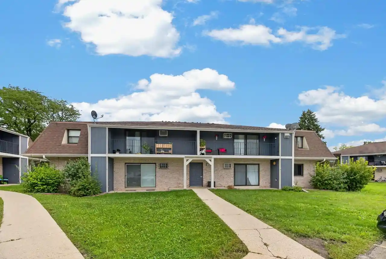 3233-w-mangold-ave-f-milwaukee-wi-53221/hzid_513a608b