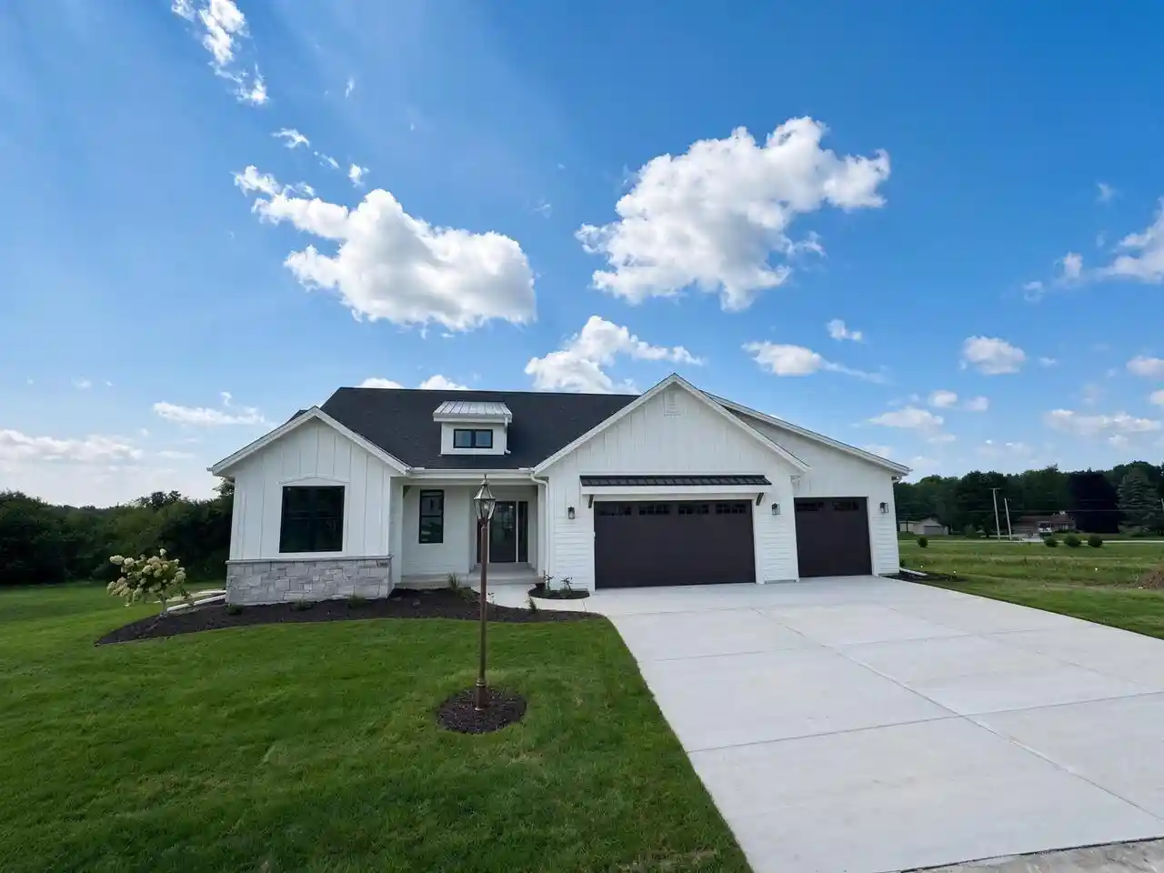 s54w25415-pebble-brk-ct-waukesha-wi-53189/hzid_eff87626