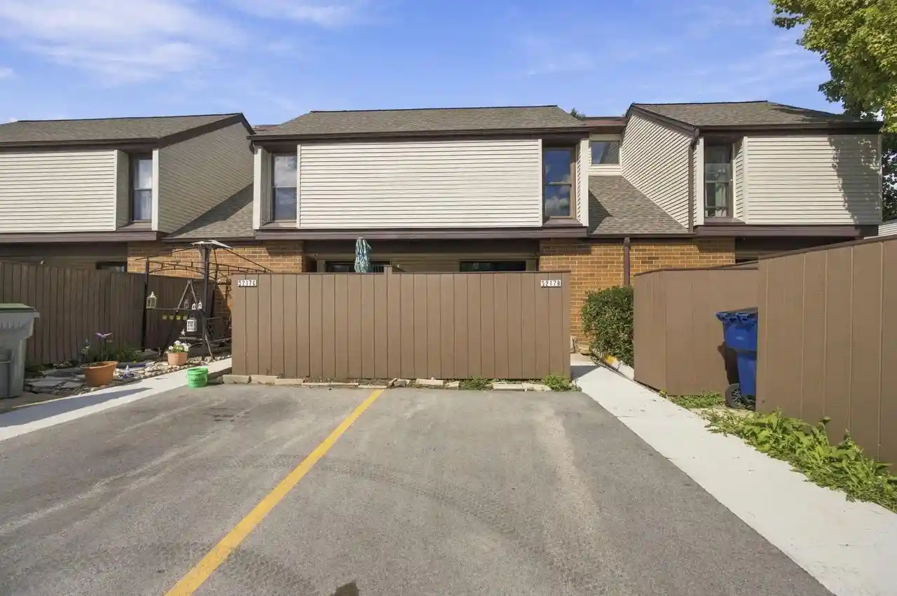 5217-s-13th-street-b-milwaukee-wi-53221/hzid_c18ff3cb