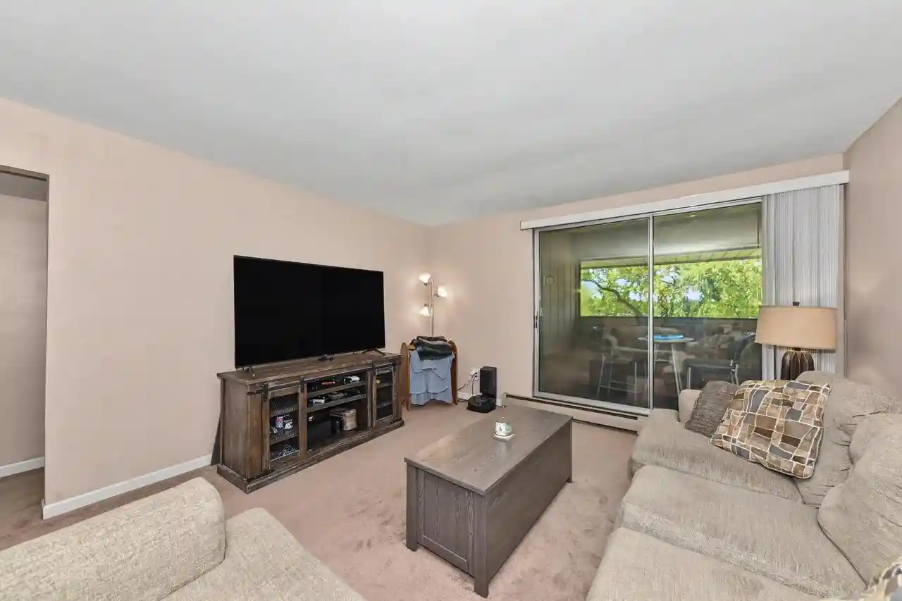 11907-w-appleton-ave-20-milwaukee-wi-53224/hzid_1b2ad5a2
