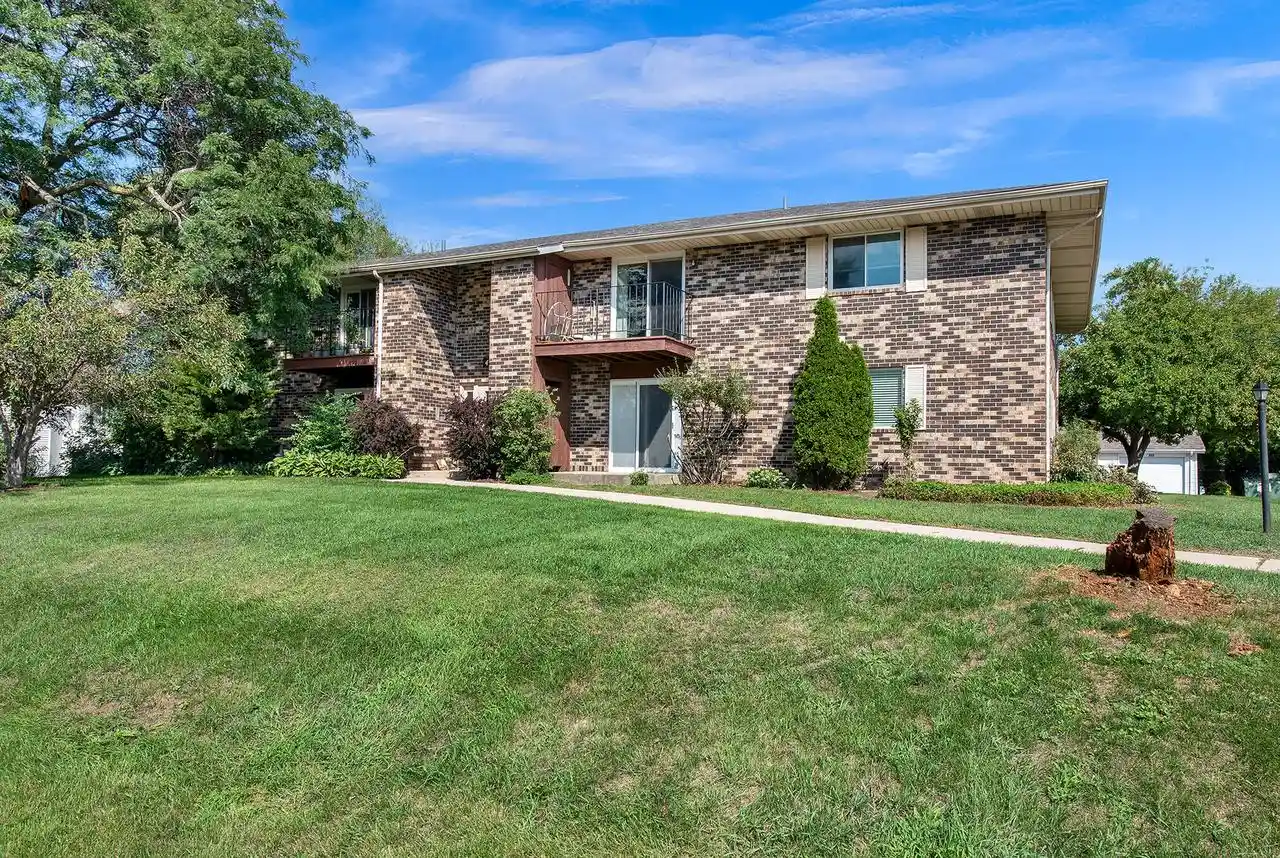 4909-scotts-way-202-caledonia-wi-53402/hzid_dc0d3f19