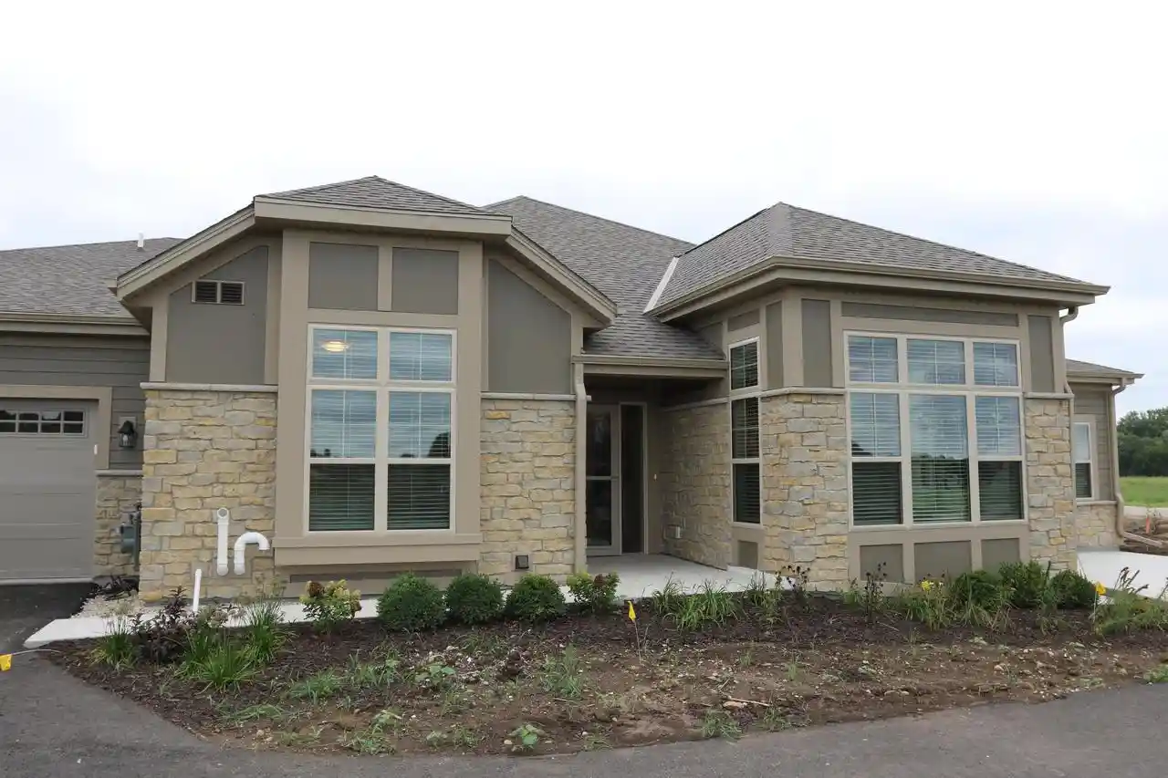 163-lahinch-loop-31-north-prairie-wi-53153/hzid_52f92962