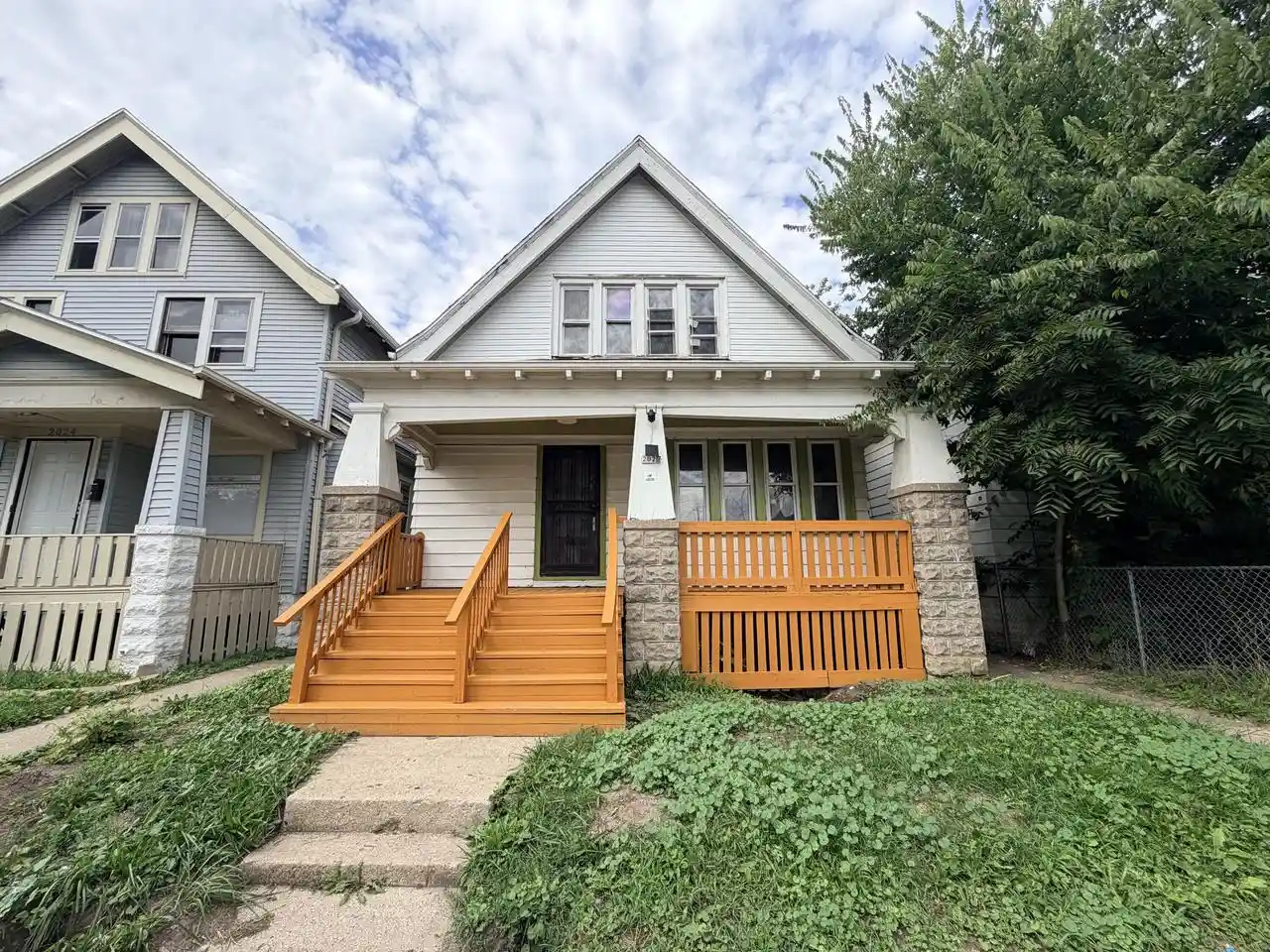 2022-w-keefe-ave-2022a-milwaukee-wi-53206/hzid_9b3f9a22