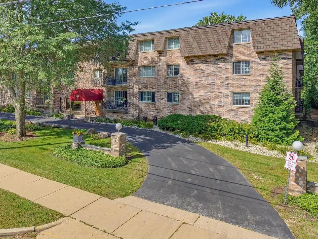 1730-w-green-tree-rd-309-glendale-wi-53209/hzid_2d3f65bf