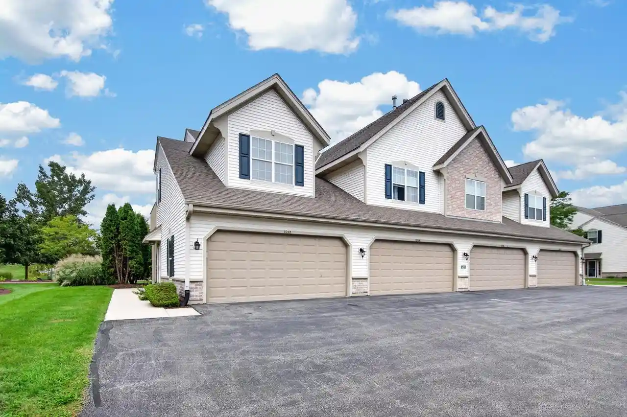 1052-stratford-ct-201-racine-wi-53406/hzid_c0dbd08a