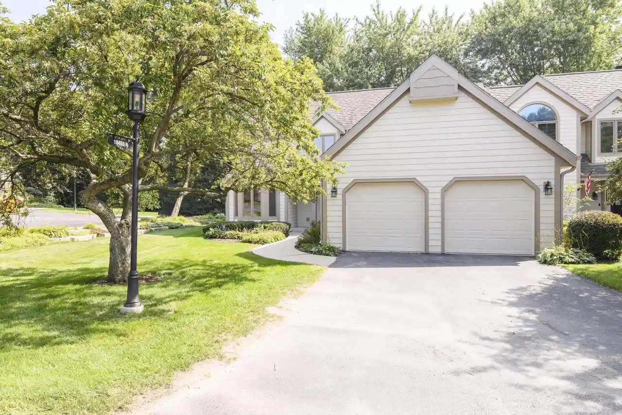 18465-st-andrew-ct-a-brookfield-wi-53045/hzid_a7ba4d8b
