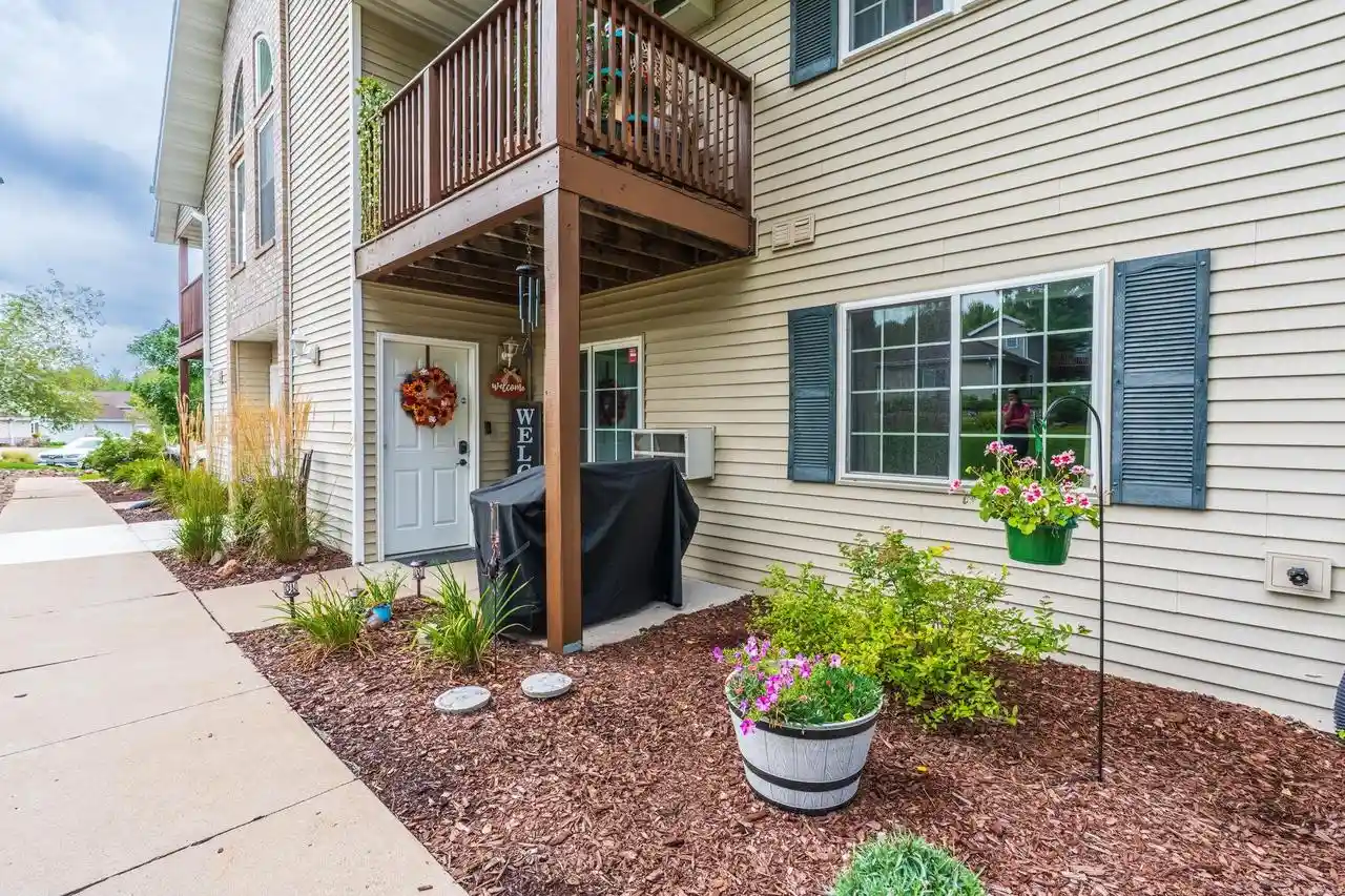 7320-whitespire-rd-4-schofield-wi-54476/hzid_f4892922