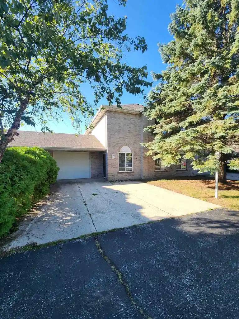 608-e-market-st-102-elkhorn-wi-53121/hzid_7516deaa