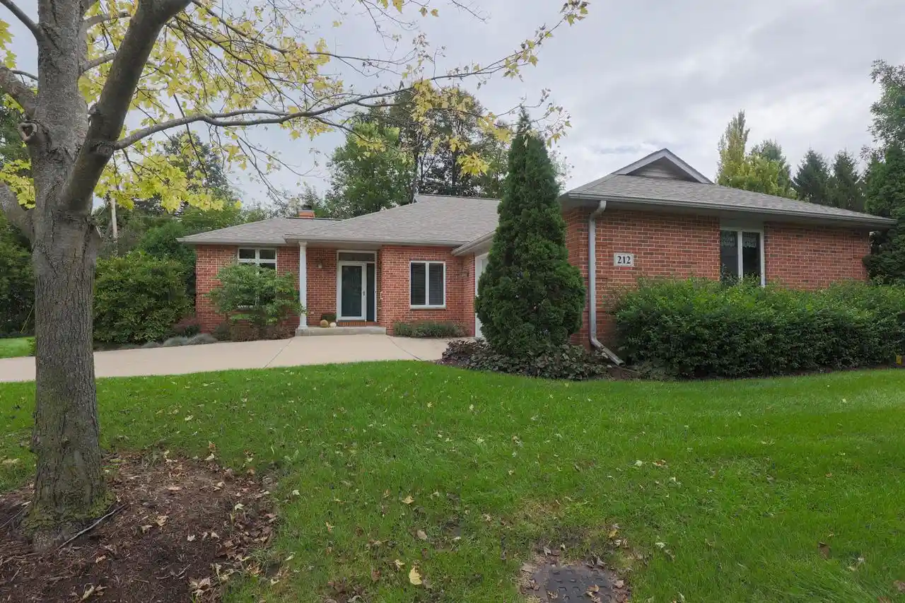 212-thorngate-ct-8-burlington-wi-53105/hzid_6b11004a