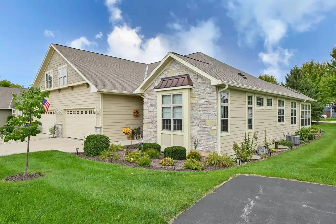 918-foxland-pl-30-west-bend-wi-53095/hzid_9d5c18ea