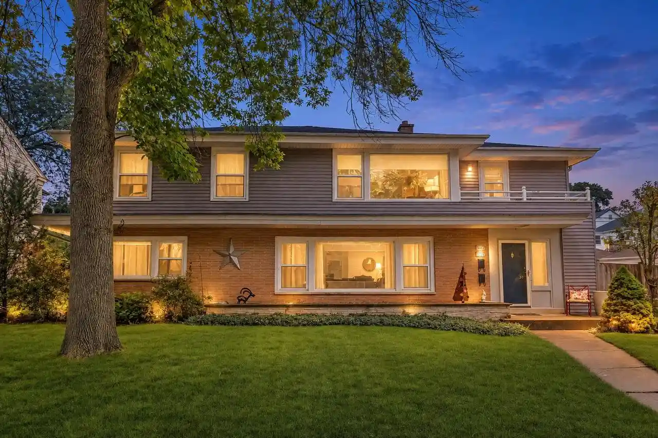 4441-n-wildwood-ave-4443-milwaukee-wi-53211/hzid_58c2e7a8