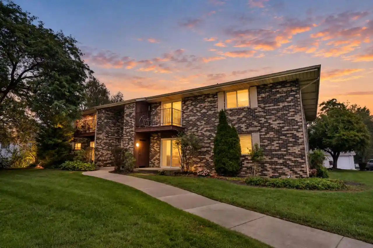 4904-scotts-way-101-caledonia-wi-53402/hzid_4af9ffe4