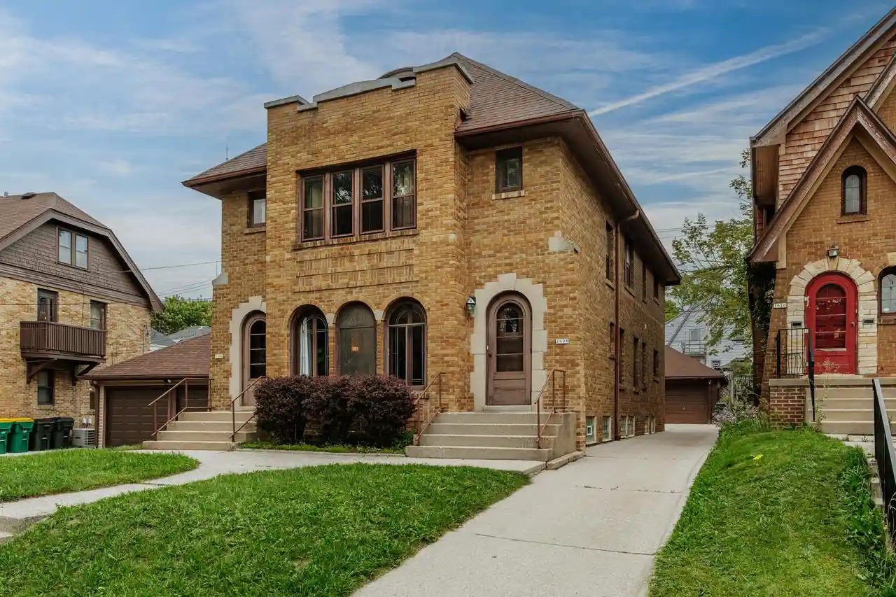1606-e-newton-ave-1608-shorewood-wi-53211/hzid_618bddc2