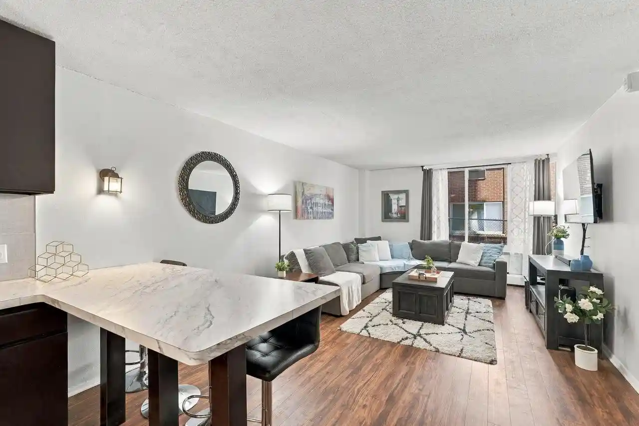 1409-propsect-ave-102-milwaukee-wi-53202/hzid_14abc319