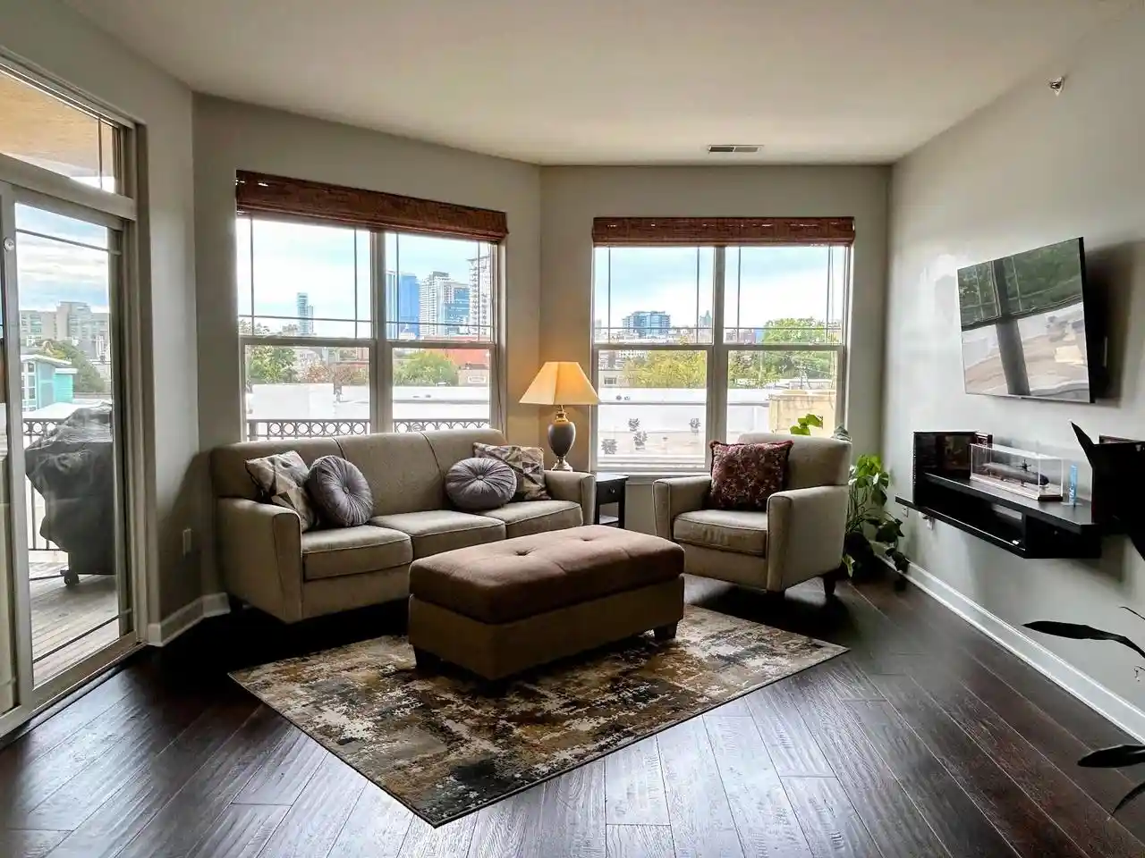 1619-n-farwell-ave-310-milwaukee-wi-53202/hzid_190b9792