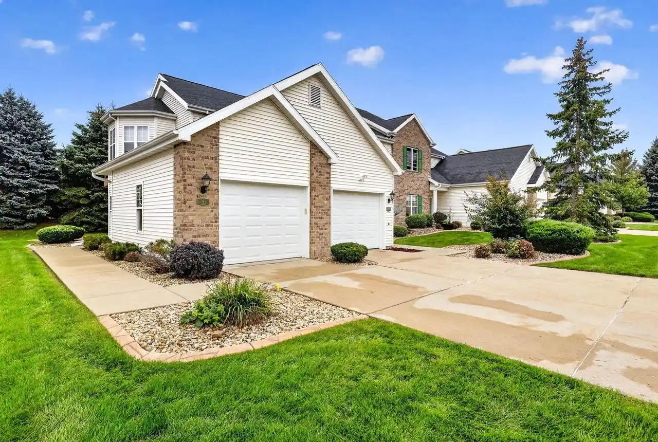748-dunn-ave-oregon-wi-53575/hzid_257a66c9