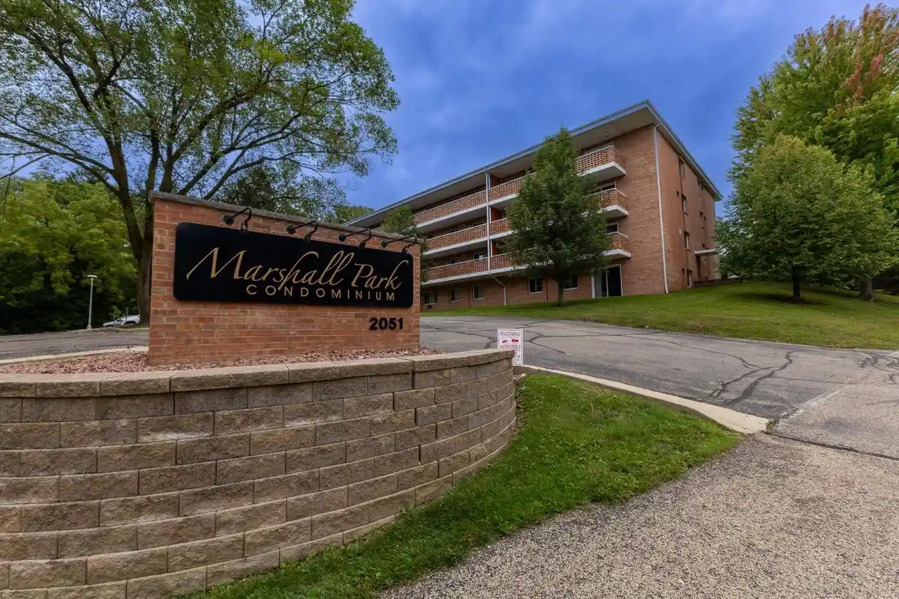 2051-allen-blvd-401-middleton-wi-53562/hzid_f6c05452