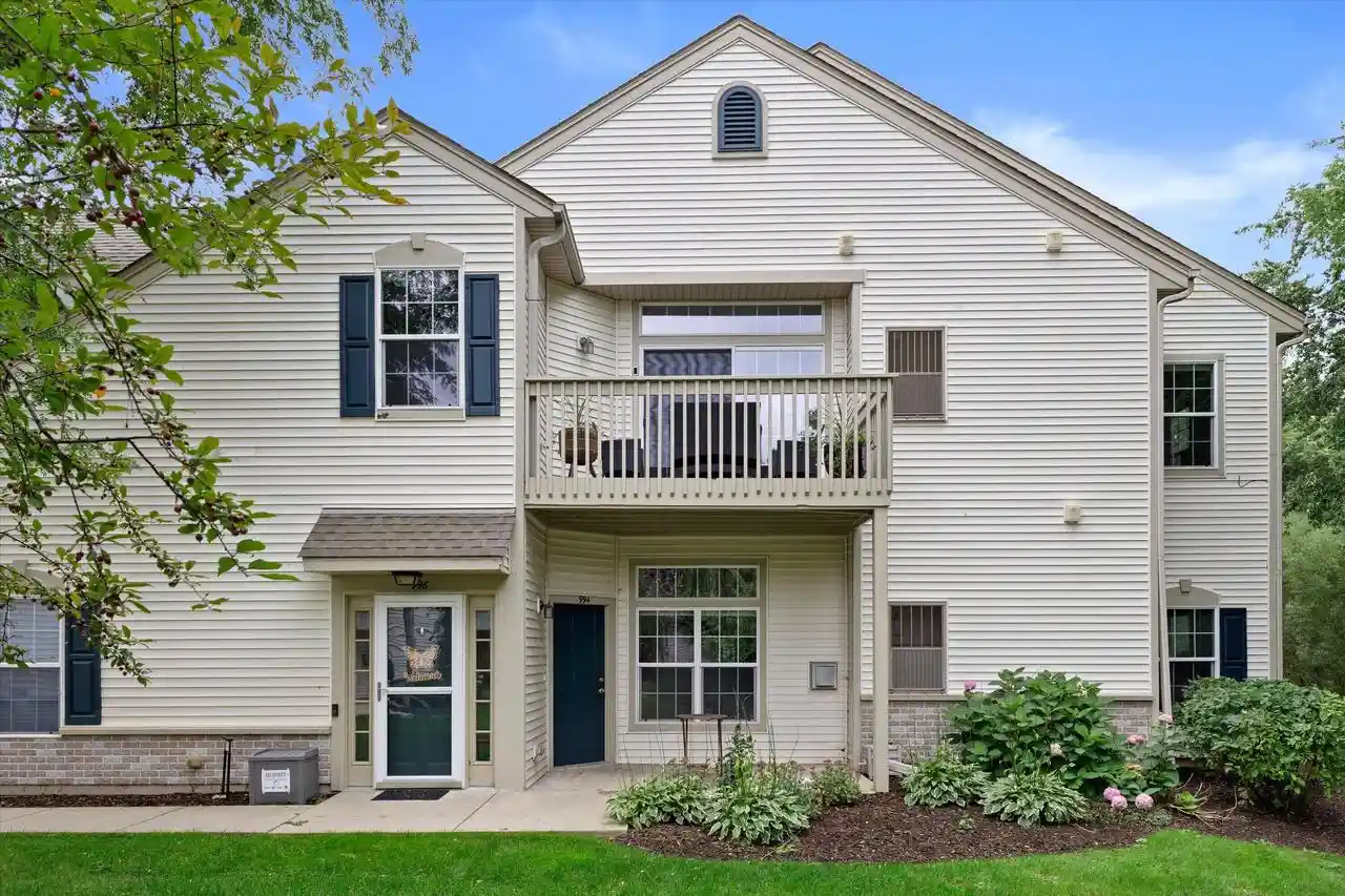 996-bedford-ct-202-racine-wi-53406/hzid_fb40b3b8