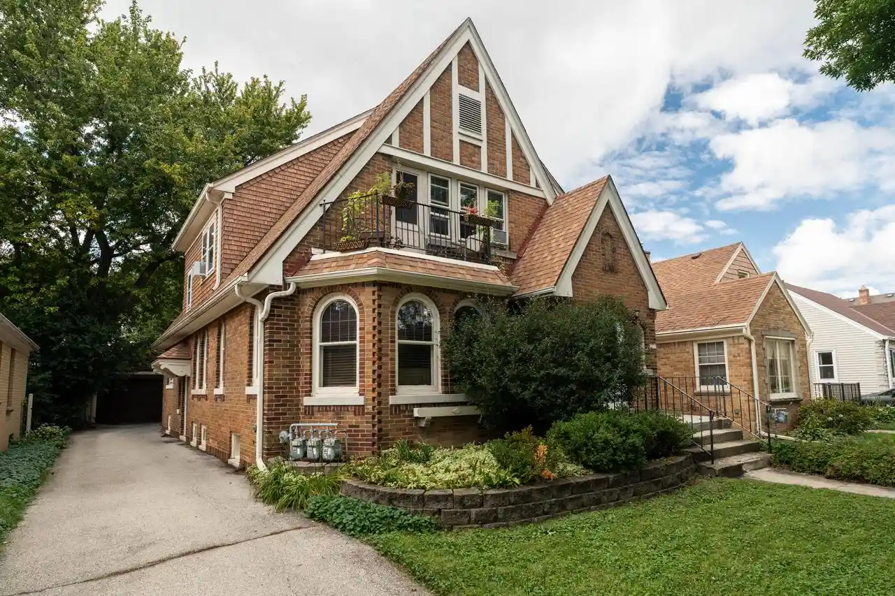 2635-n-68th-street-2637-milwaukee-wi-53213/hzid_5b011736