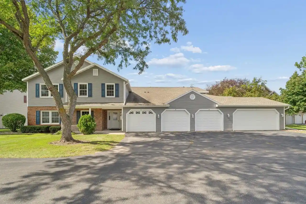 2553-village-ln-b-oshkosh-wi-54904/hzid_ba63294e
