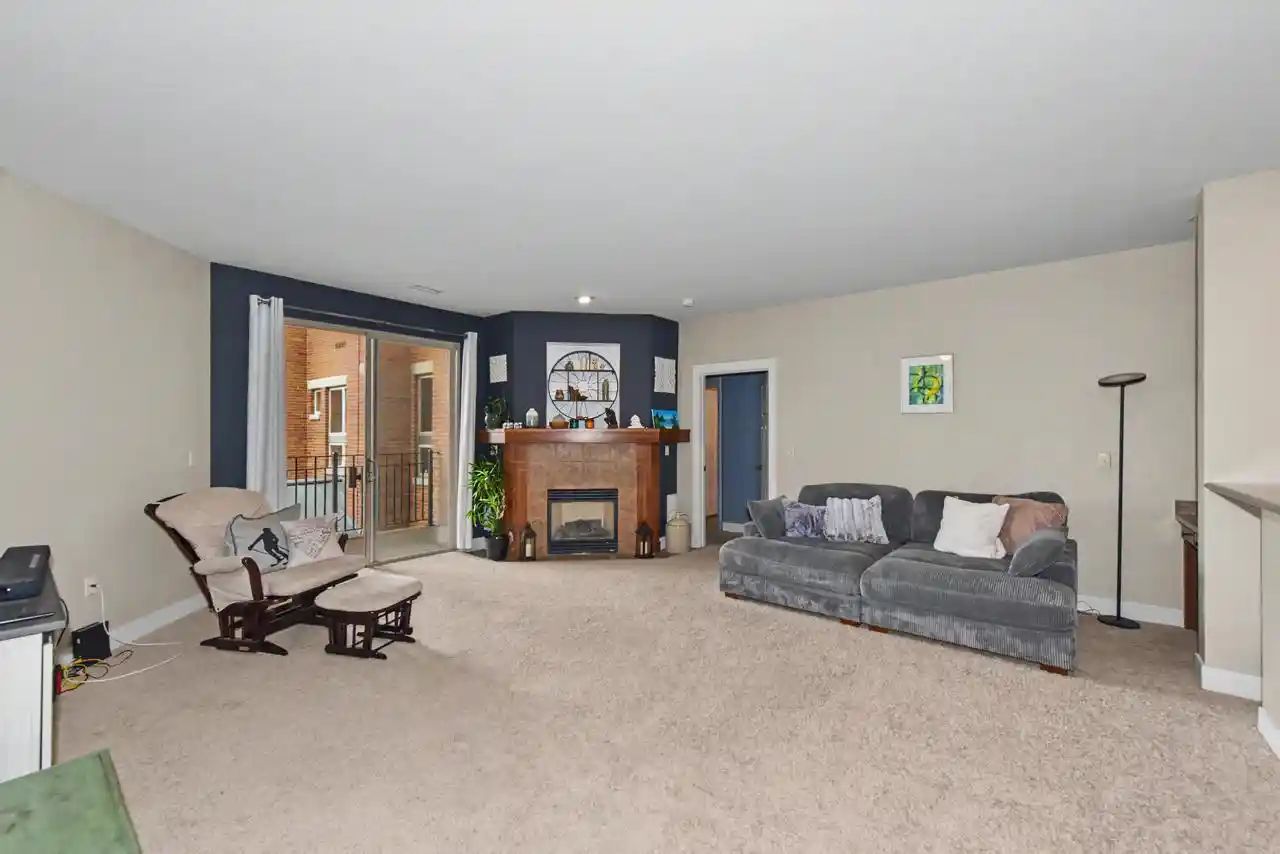 15295-w-library-ln-213-new-berlin-wi-53151/hzid_a0c88c38