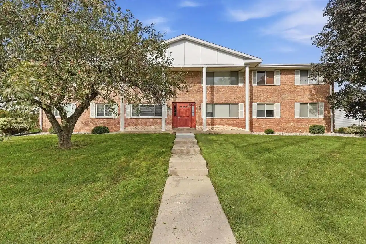 10278-w-whitnall-edge-cir-204-franklin-wi-53132/hzid_b0c5a8c4