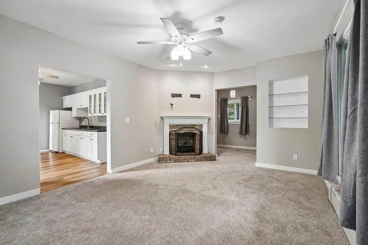 530-s-main-st-530a-oconomowoc-wi-53066/hzid_b190ef2f