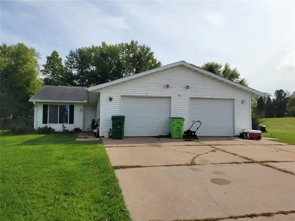 321-7th-1-2-cornell-wi-54732/hzid_e7a95a8a