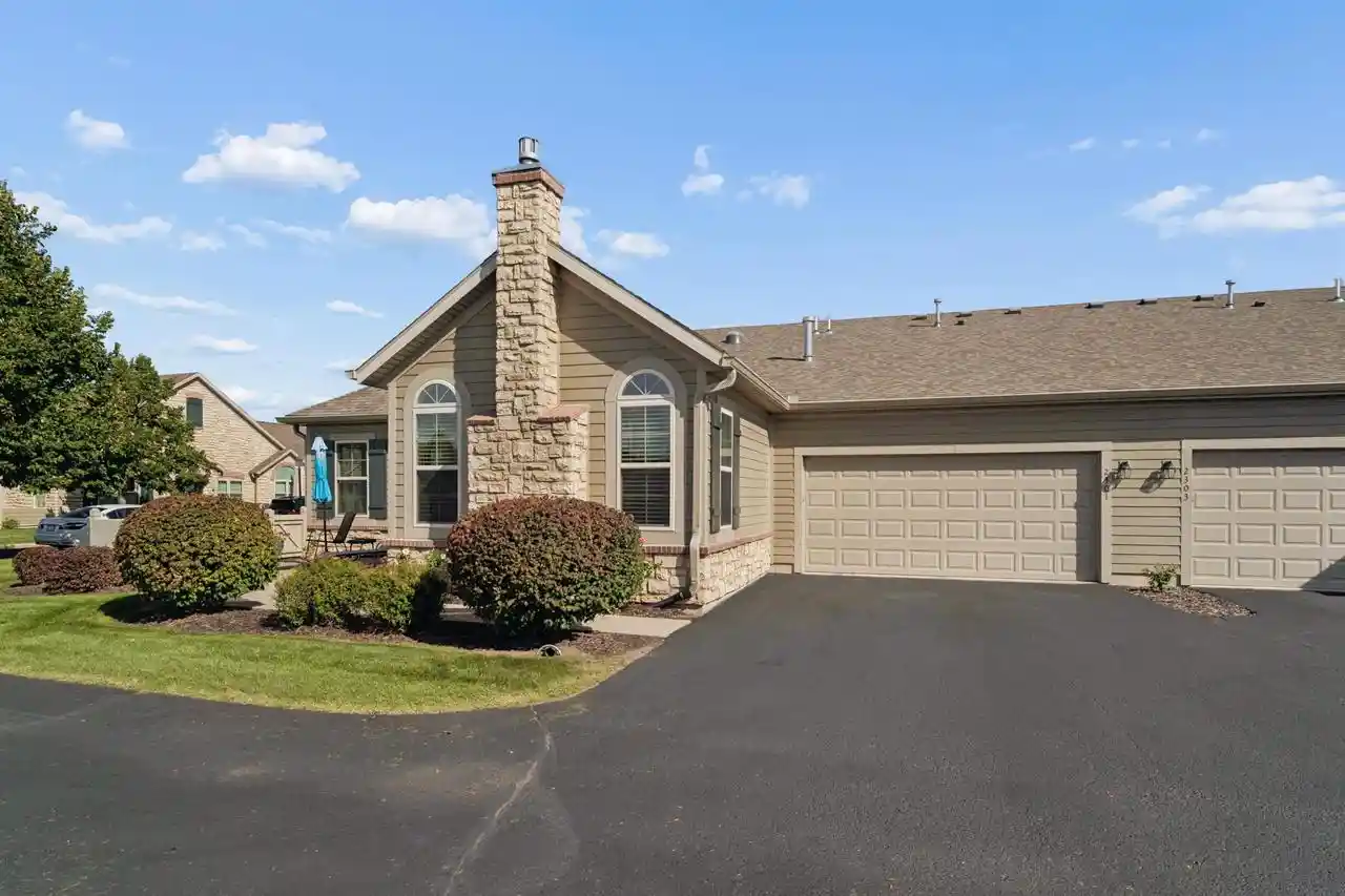 2301-e-tuscany-way-appleton-wi-54913/hzid_e1b4b6dd