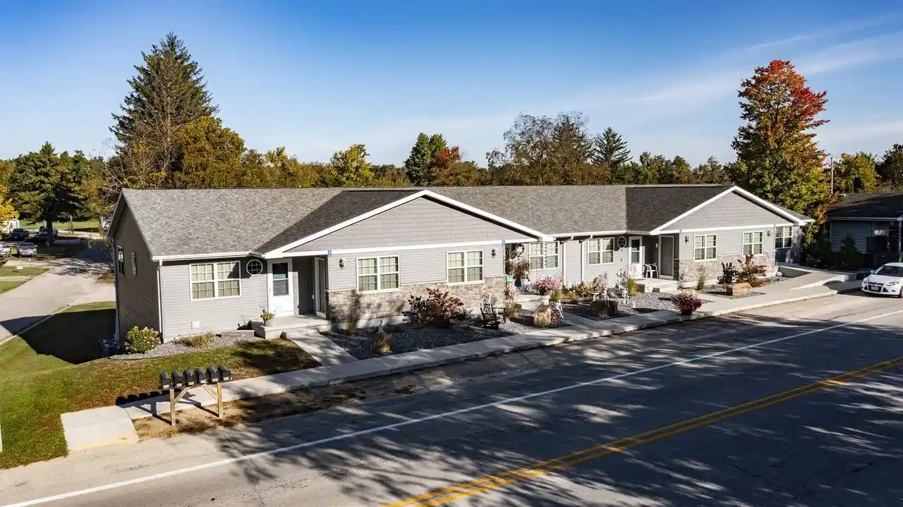 580-main-st-wild-rose-wi-54984/hzid_77359b51