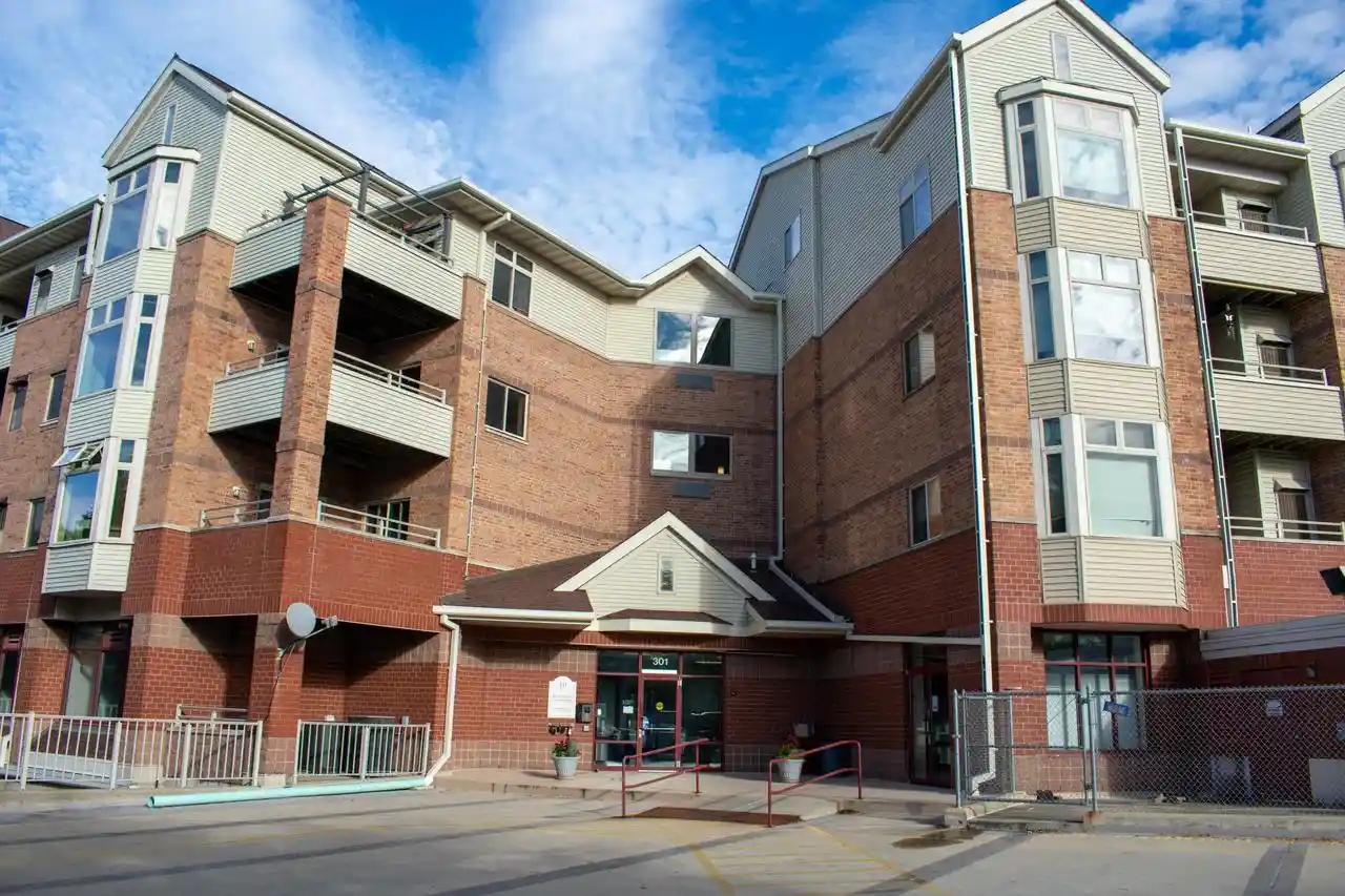 301-harbour-town-dr-327-madison-wi-53717/hzid_c3930bcb