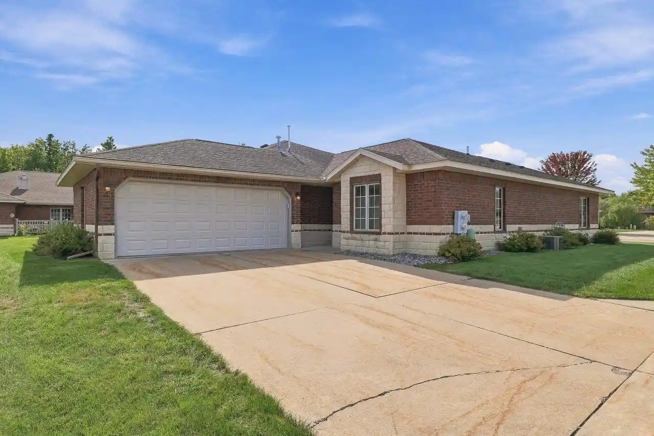 1019-jasmine-ln-stevens-point-wi-54482/hzid_6bd1169c