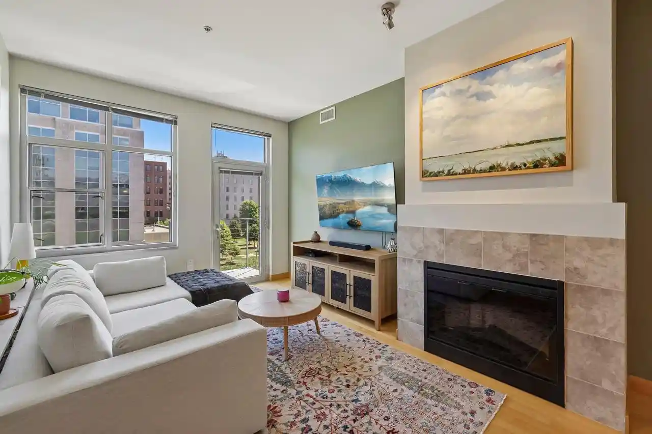 309-w-washington-ave-613-madison-wi-53703/hzid_8d30d8ee