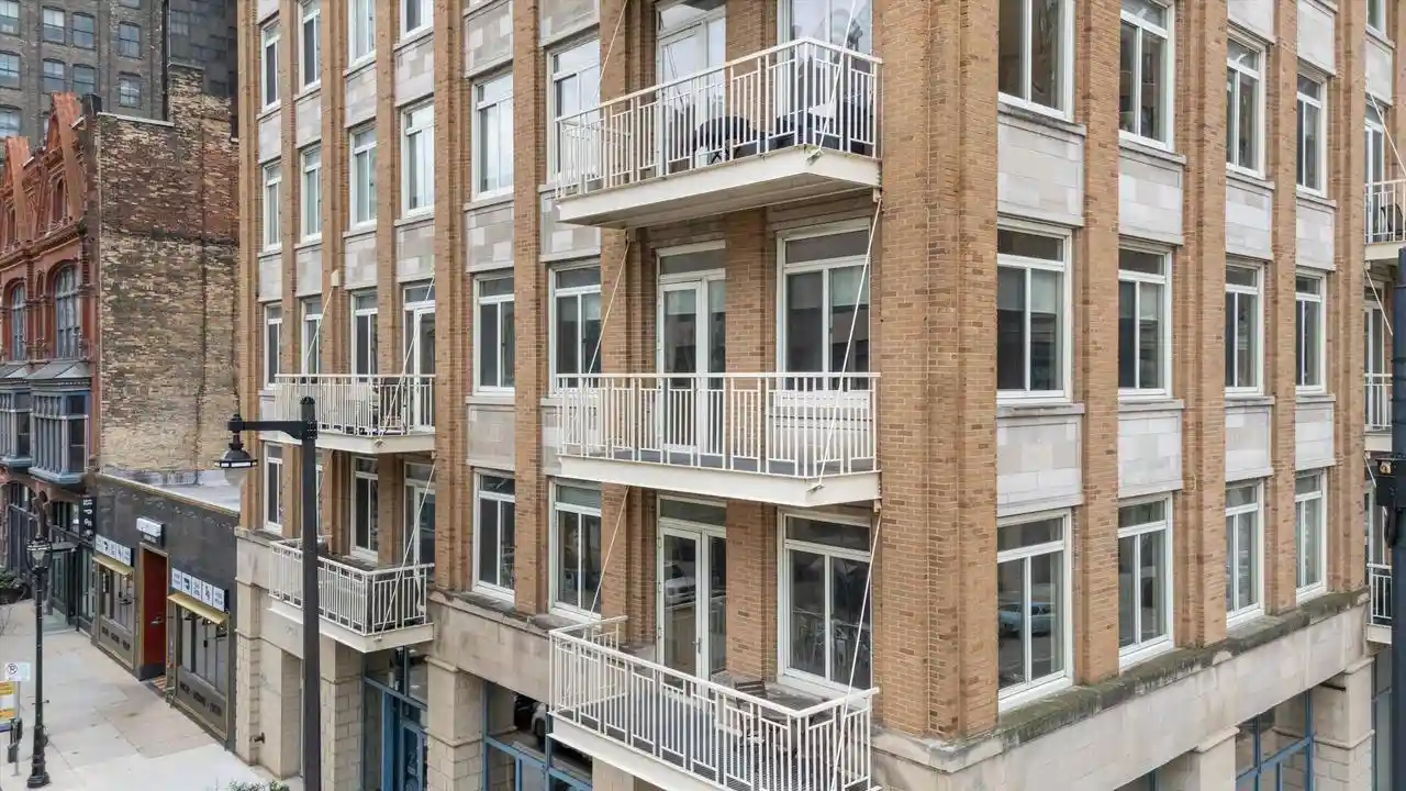741-n-milwaukee-st-302-milwaukee-wi-53202/hzid_fcbd0f68