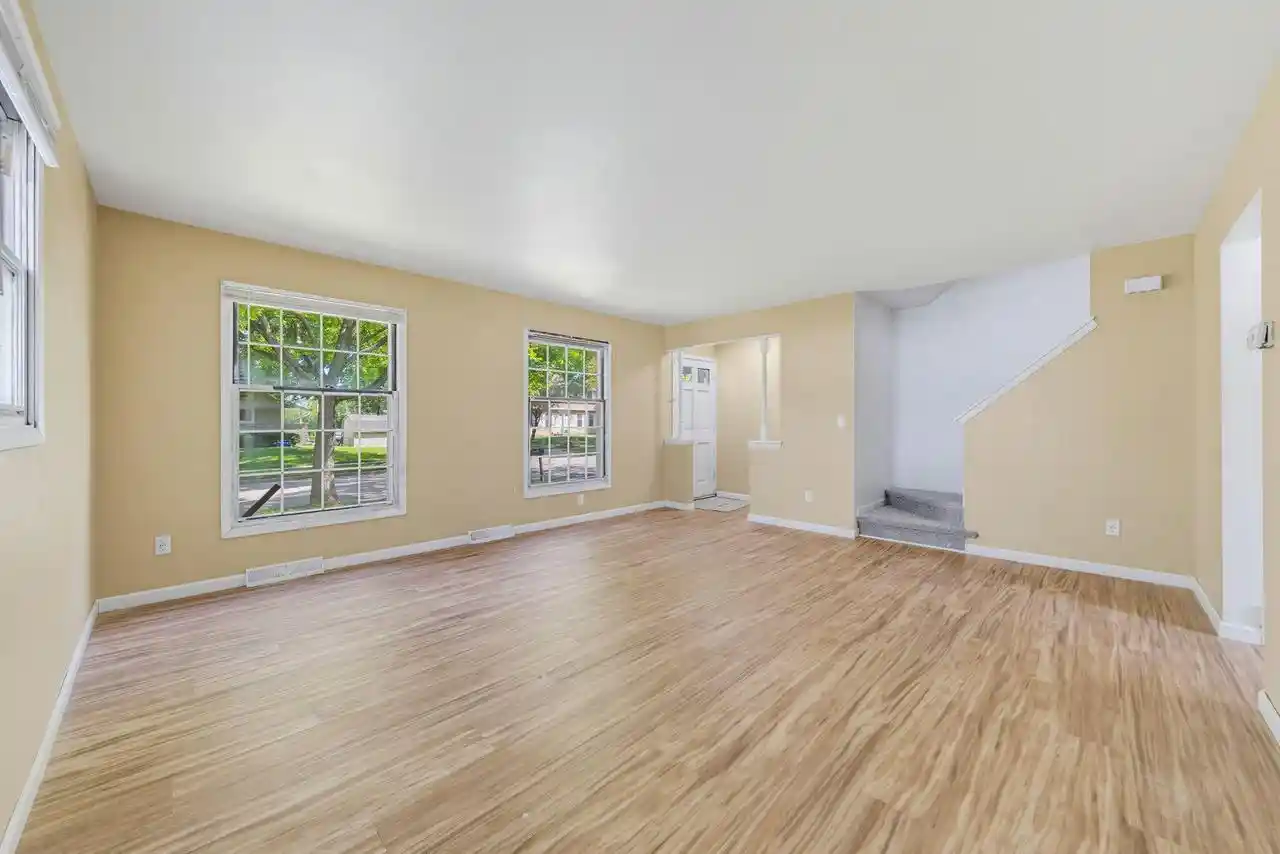 7749-n-80th-street-7751-milwaukee-wi-53223/hzid_e4bac20a