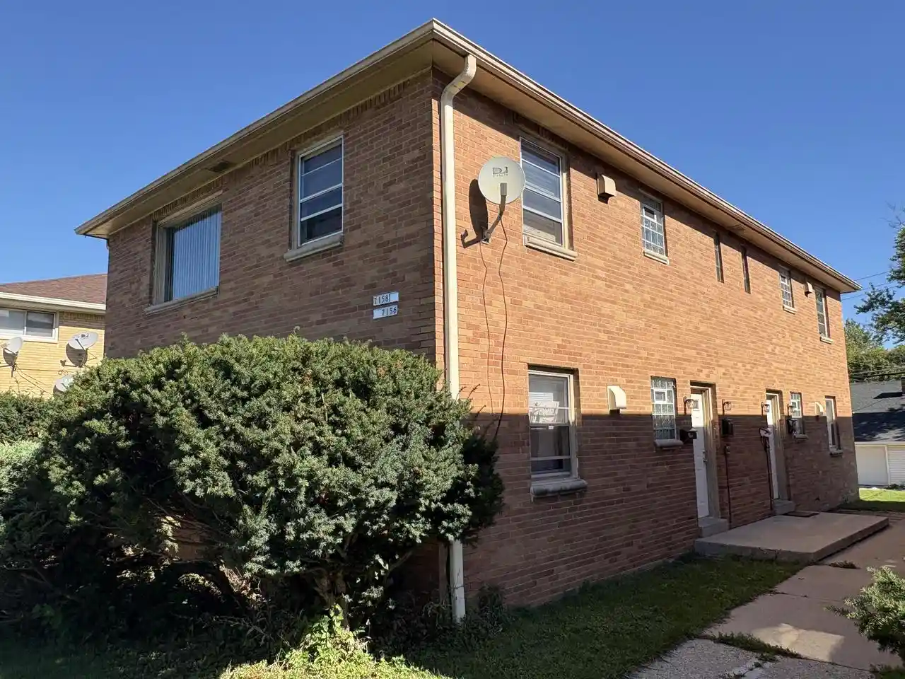 7156-w-appleton-ave-7158-milwaukee-wi-53216/hzid_03181df3