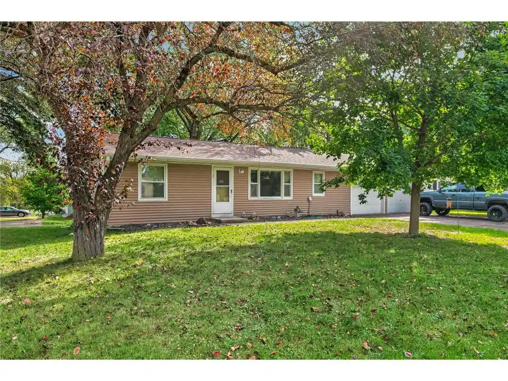 406-n-division-st-roberts-wi-54023/hzid_4726e291