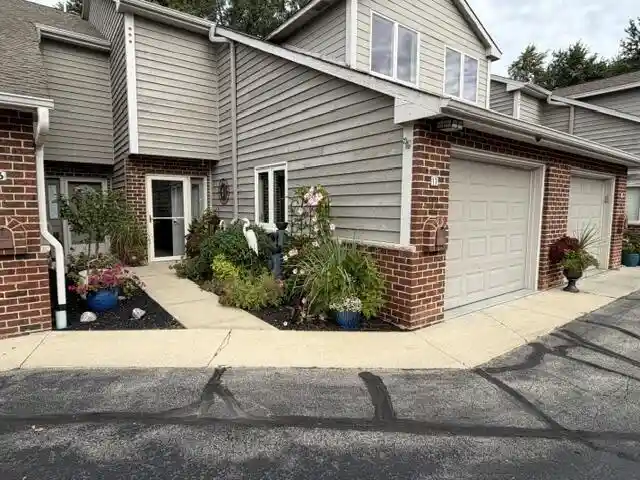 240-marina-ct-17-waterford-wi-53185/hzid_ba97f8f6