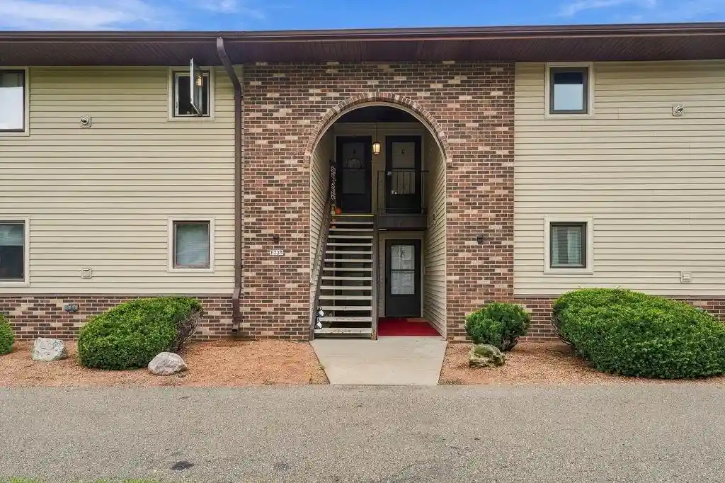 1735-maricopa-dr-a-oshkosh-wi-54904/hzid_949a94b7