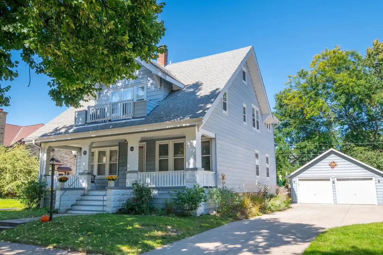 7042-aetna-ct-7044-milwaukee-wi-53213/hzid_4c0eeb11