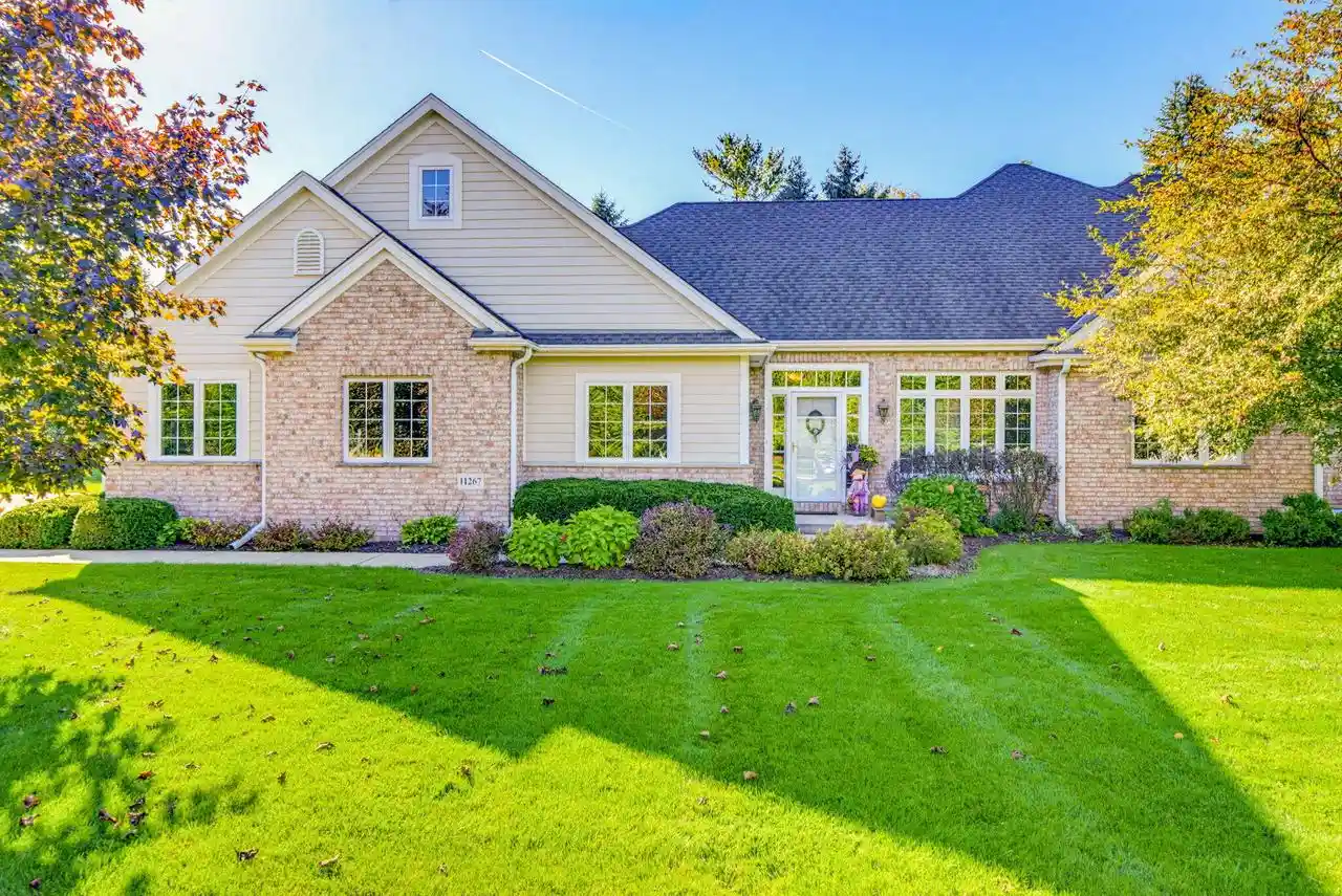 11267-n-river-birch-dr-mequon-wi-53092/hzid_bacc02cc