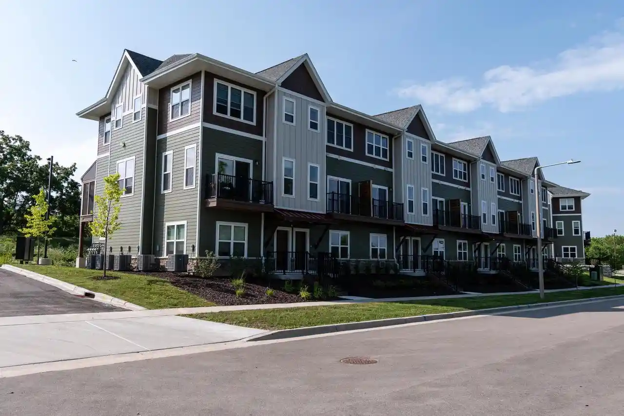 2674-notre-dame-dr-702-fitchburg-wi-53711/hzid_8bbf55cd