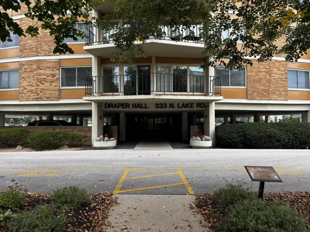 333-n-lake-rd-201-oconomowoc-wi-53066/hzid_98c83059
