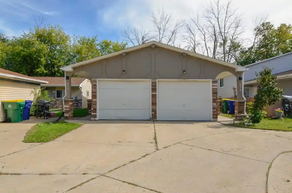 613-victoria-ct-green-bay-wi-54302/hzid_71eca59c