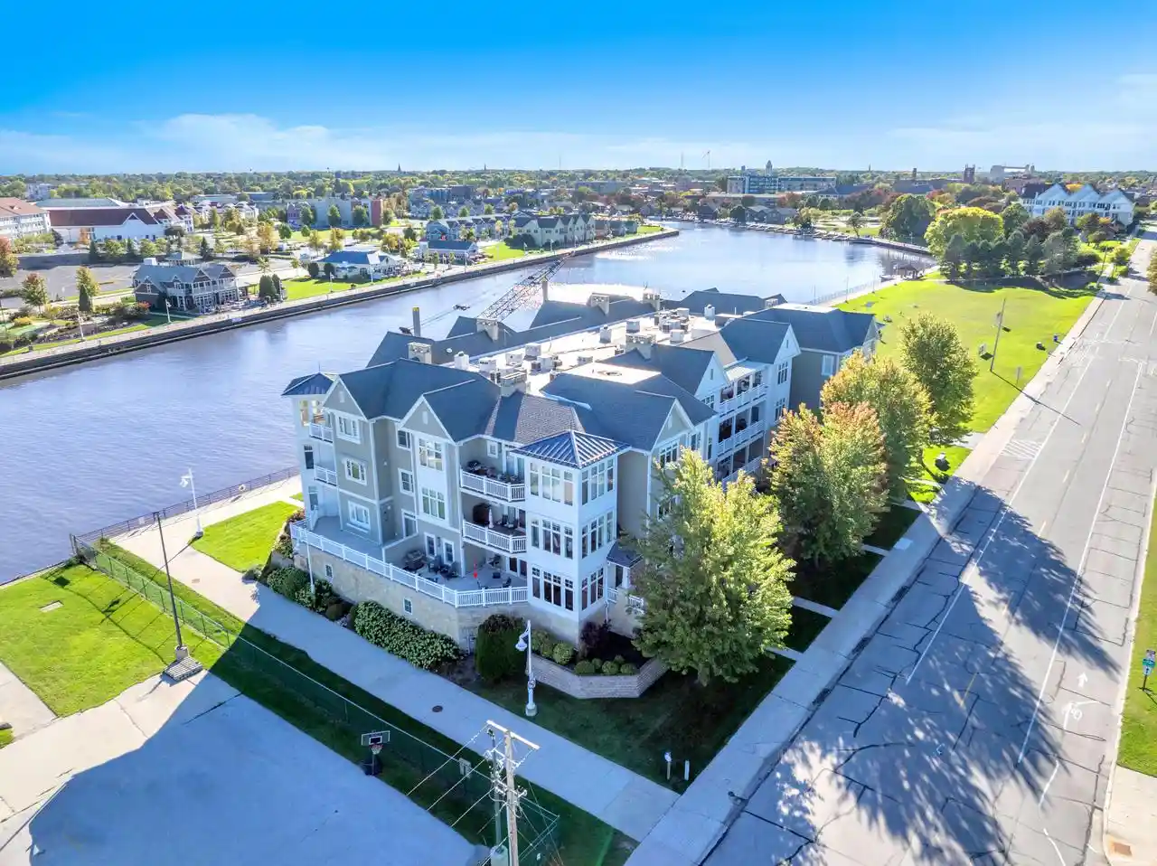 303-pennsylvania-ave-203-sheboygan-wi-53081/hzid_17a0b5f6