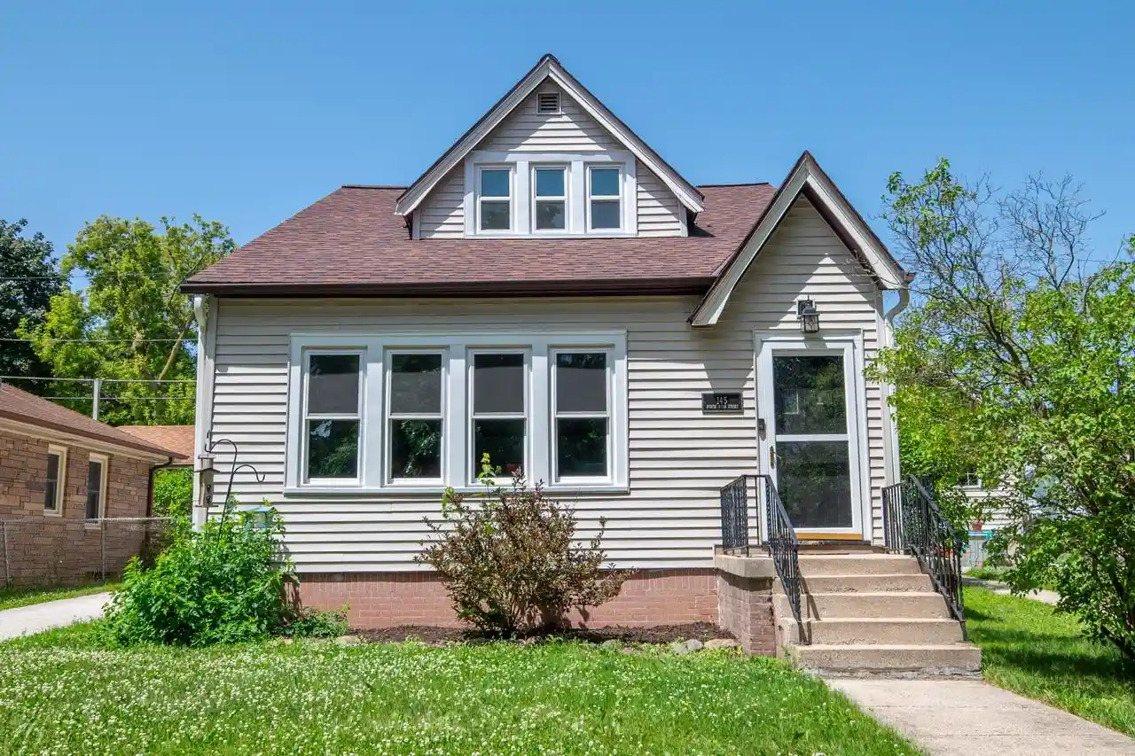 145-n-70th-street-milwaukee-wi-53213/hzid_49f27bf3