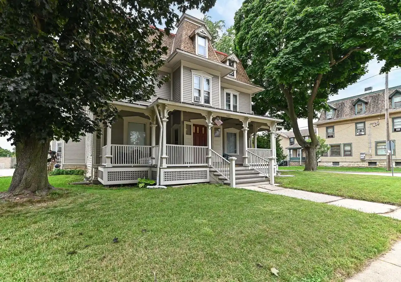402-wisconsin-ave-waukesha-wi-53186/hzid_a70e9dd7