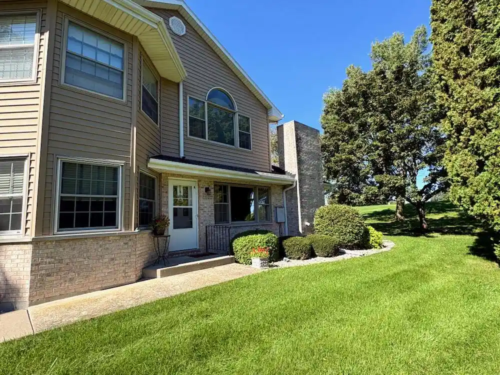 106-eagle-pointe-dr-a-delavan-wi-53115/hzid_928a229c