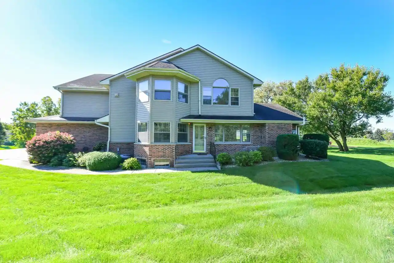 110-eagle-pointe-dr-3a-delavan-wi-53115/hzid_7eb0949d